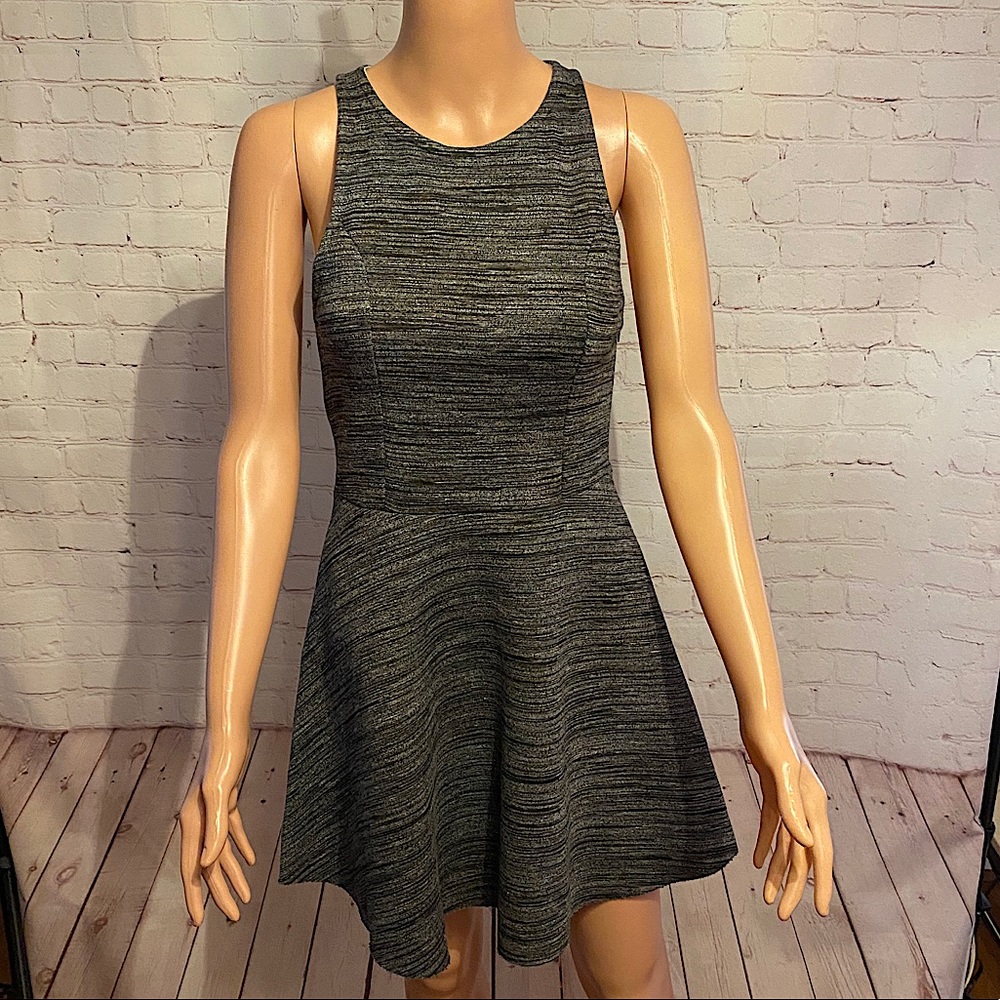 Abercrombie & Fitch gray & black comfy dress size medium